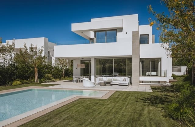 4 soverom Villa til salgs i El Paraiso, Estepona med svømmebasseng garasje - € 2 395 000 (Ref: 7500422)