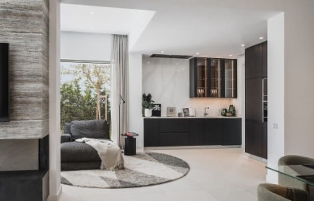 4 soverom Villa til salgs i El Paraiso, Estepona med svømmebasseng garasje - € 2 395 000 (Ref: 7500422)