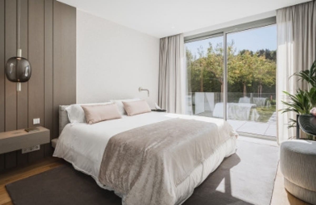 4 soveværelse Villa til salg i El Paraiso med swimmingpool garage - € 2.395.000 (Ref: 7500422)