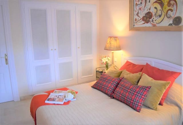 2 makuuhuone Huoneisto myytävänä paikassa Nueva Andalucia, Marbella mukana uima-altaan - 550 000 € (Ref: 7582437)