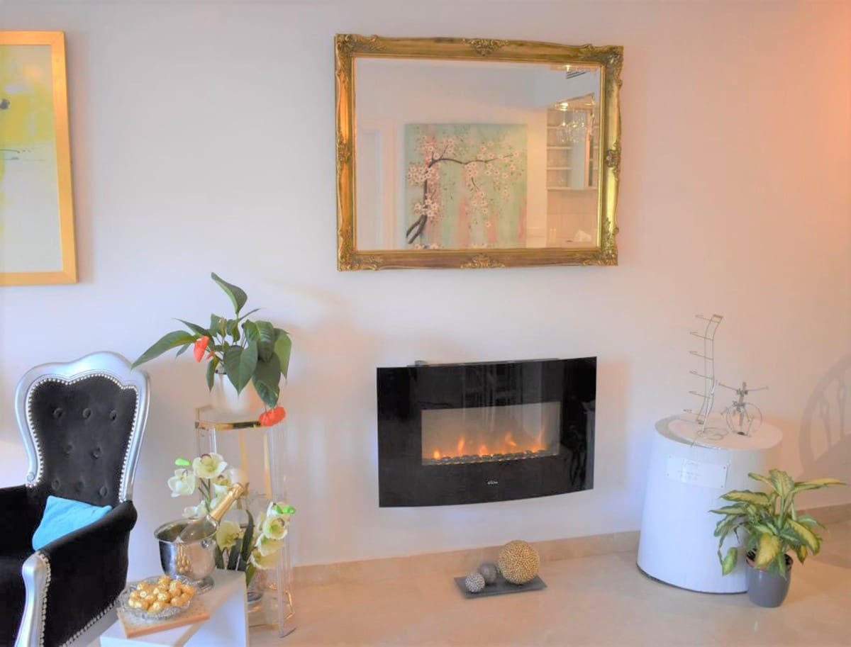 2 bedroom Apartment for sale in Nueva Andalucia with pool - € 550,000 (Ref: 7582437)