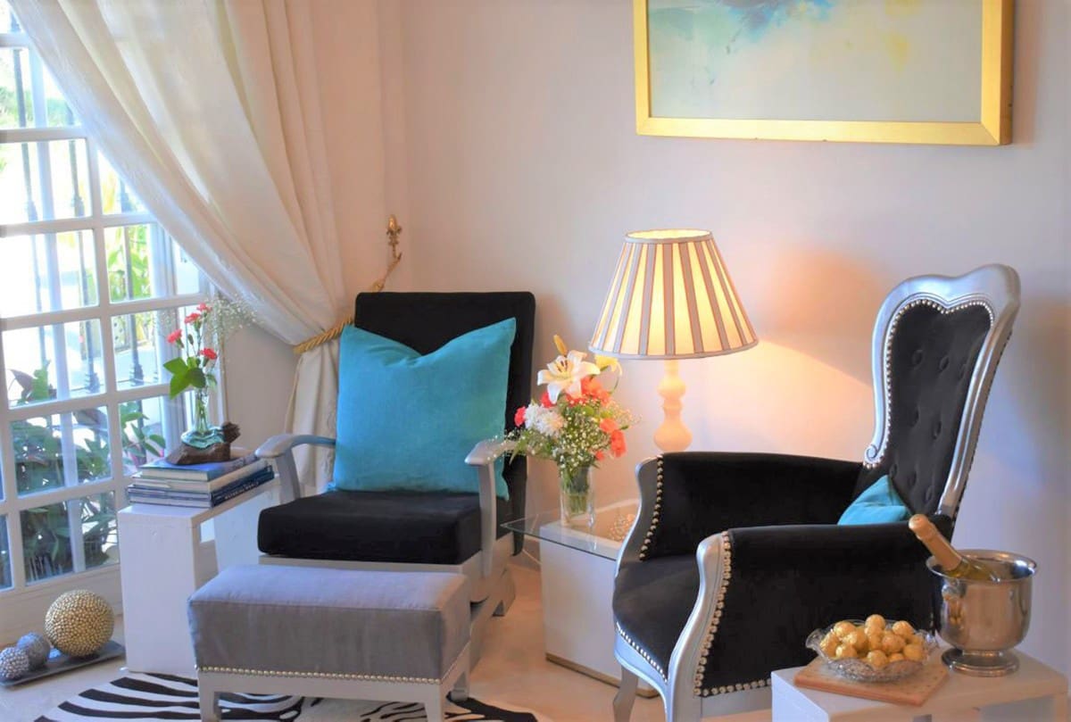 2 bedroom Apartment for sale in Nueva Andalucia with pool - € 550,000 (Ref: 7582437)