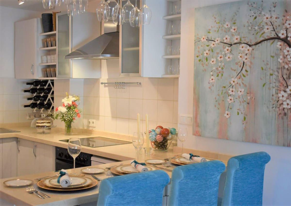 2 bedroom Apartment for sale in Nueva Andalucia with pool - € 550,000 (Ref: 7582437)