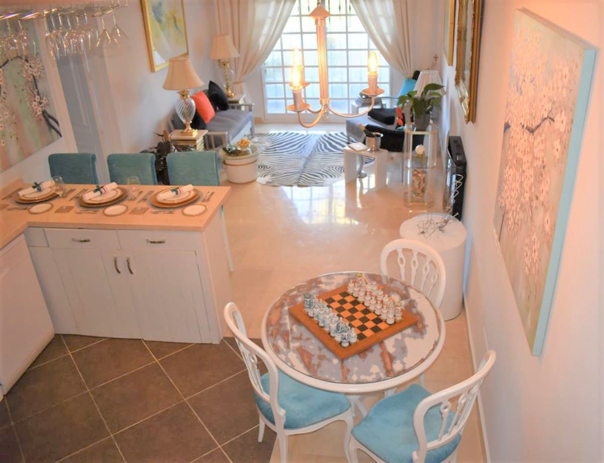 2 bedroom Apartment for sale in Nueva Andalucia with pool - € 550,000 (Ref: 7582437)