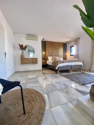 6 soverom Villa til salgs i Nueva Andalucia, Marbella med svømmebasseng garasje - € 1 449 500 (Ref: 7670406)