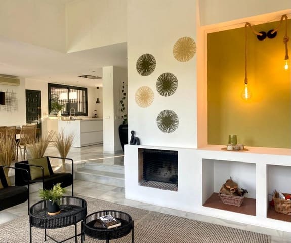 6 soverom Villa til salgs i Nueva Andalucia, Marbella med svømmebasseng garasje - € 1 449 500 (Ref: 7670406)