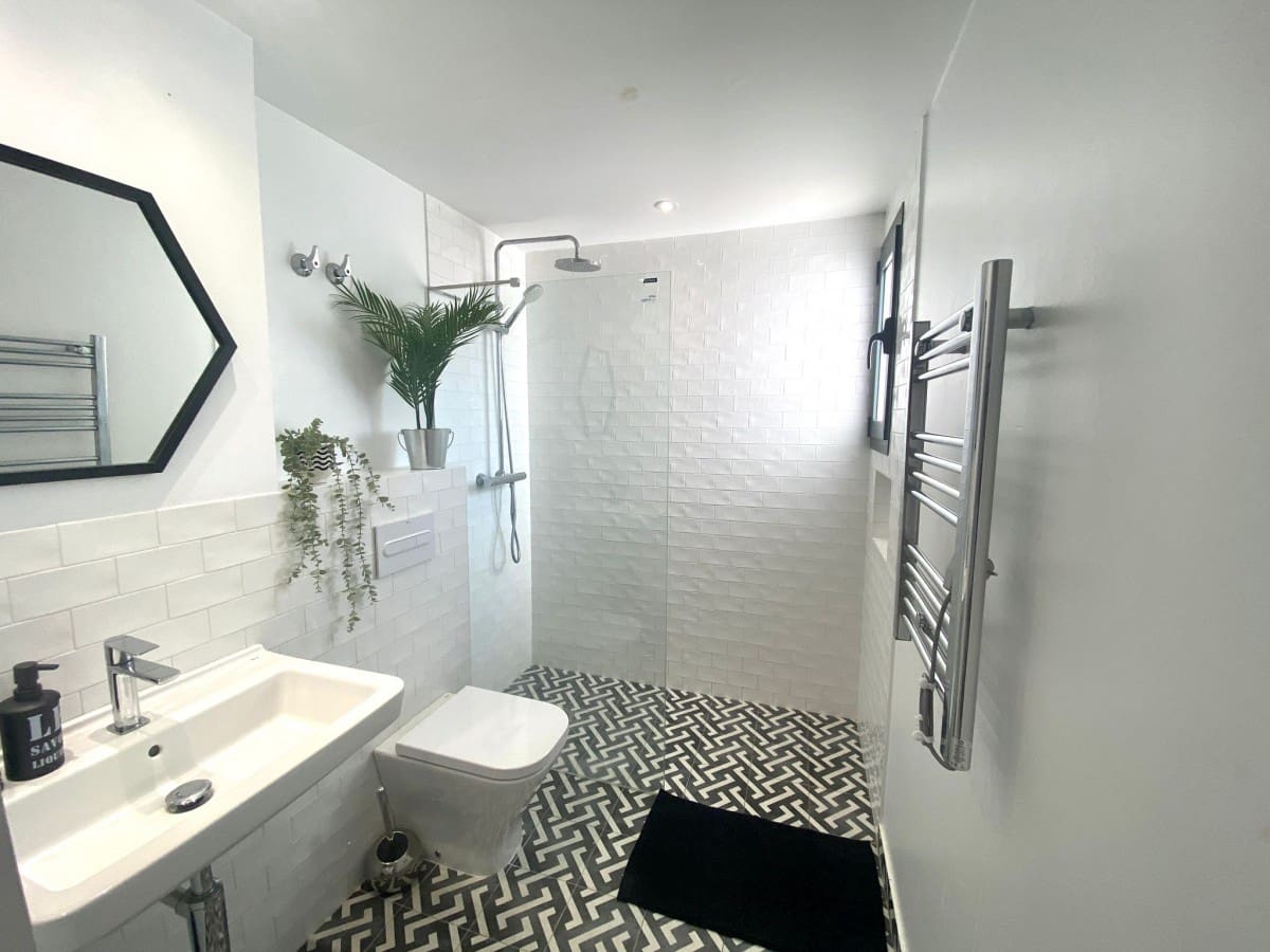 6 soverom Villa til salgs i Nueva Andalucia med svømmebasseng garasje - € 1 449 500 (Ref: 7670406)