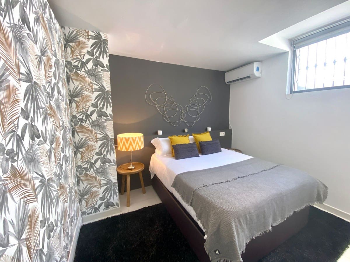 6 soverom Villa til salgs i Nueva Andalucia med svømmebasseng garasje - € 1 449 500 (Ref: 7670406)