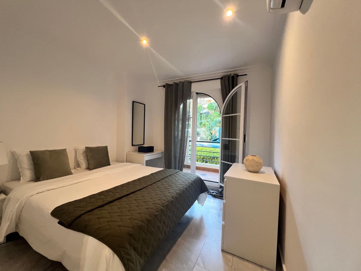 2 soveværelse Lejlighed til salg i Puerto Banus med swimmingpool garage - € 470.000 (Ref: 9425921)