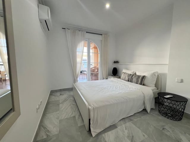 2 soveværelse Lejlighed til salg i Puerto Banus, Marbella med swimmingpool garage - € 470.000 (Ref: 9425921)