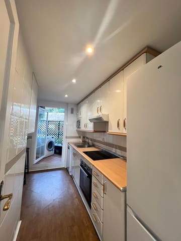 2 soveværelse Lejlighed til salg i Puerto Banus, Marbella med swimmingpool garage - € 470.000 (Ref: 9425921)