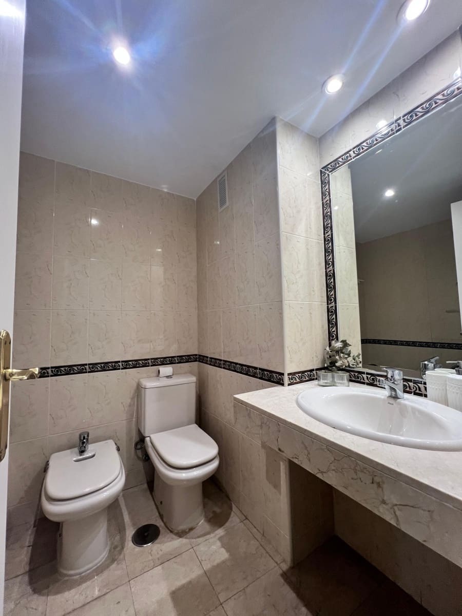 2 soveværelse Lejlighed til salg i Puerto Banus med swimmingpool garage - € 470.000 (Ref: 9425921)