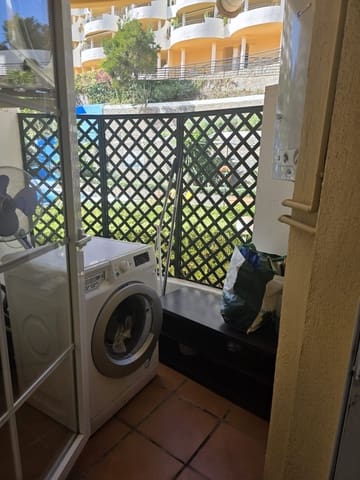 2 soveværelse Lejlighed til salg i Puerto Banus, Marbella med swimmingpool garage - € 470.000 (Ref: 9425921)