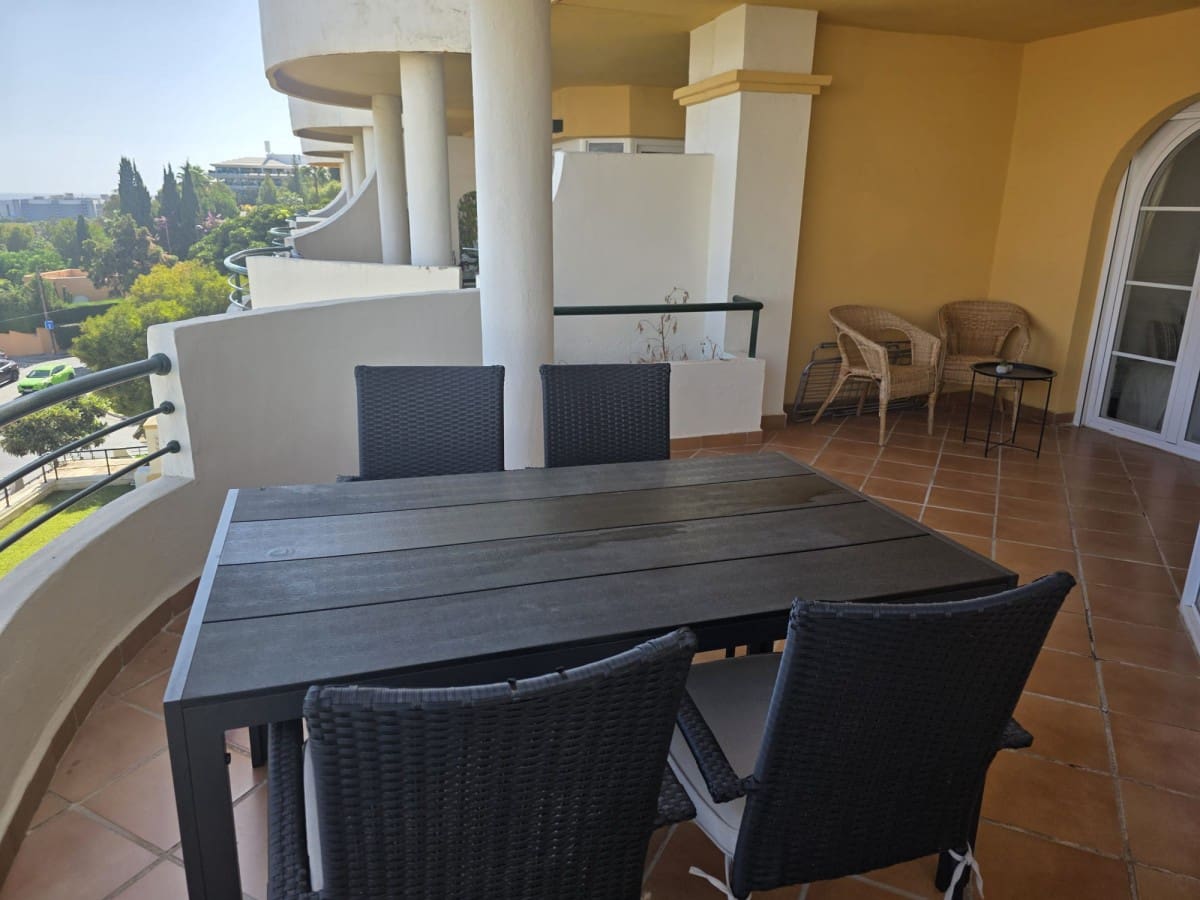 2 soveværelse Lejlighed til salg i Puerto Banus med swimmingpool garage - € 470.000 (Ref: 9425921)