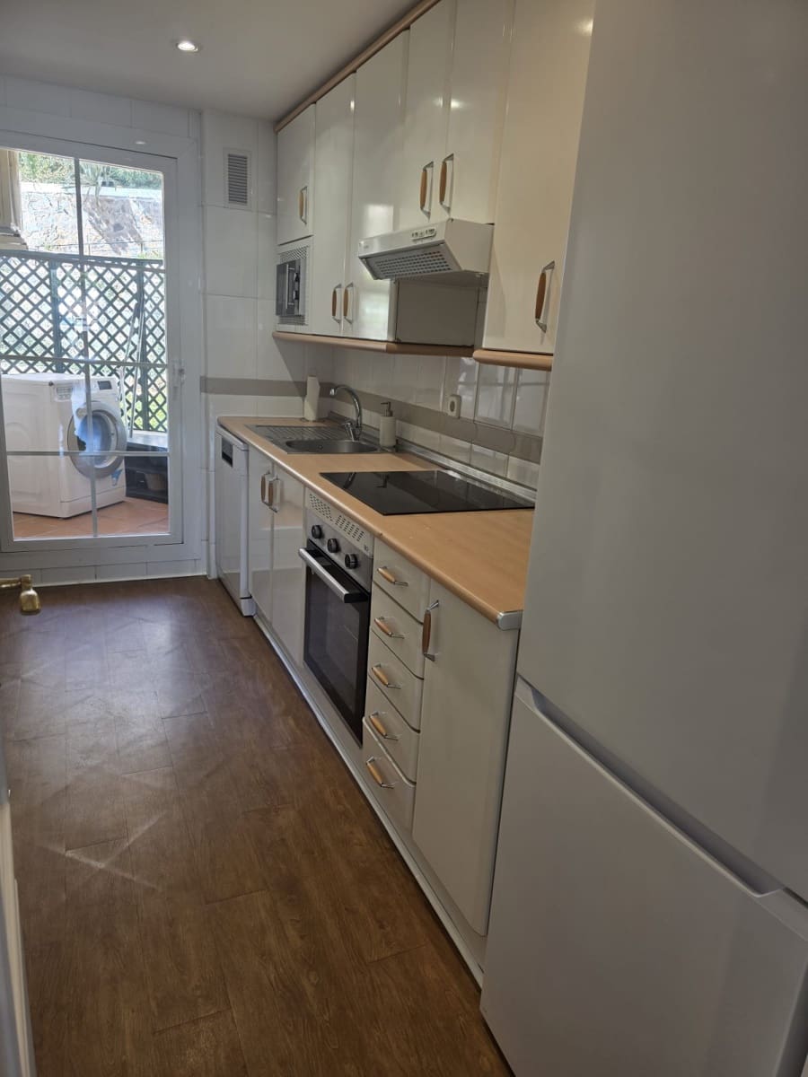 2 soveværelse Lejlighed til salg i Puerto Banus med swimmingpool garage - € 470.000 (Ref: 9425921)