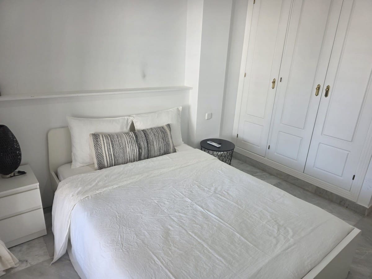 2 soveværelse Lejlighed til salg i Puerto Banus med swimmingpool garage - € 470.000 (Ref: 9425921)