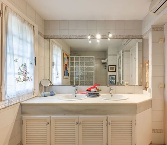 3 soverom Villa til salgs i Golden Mile, Marbella med svømmebasseng garasje - € 2 700 000 (Ref: 9425922)