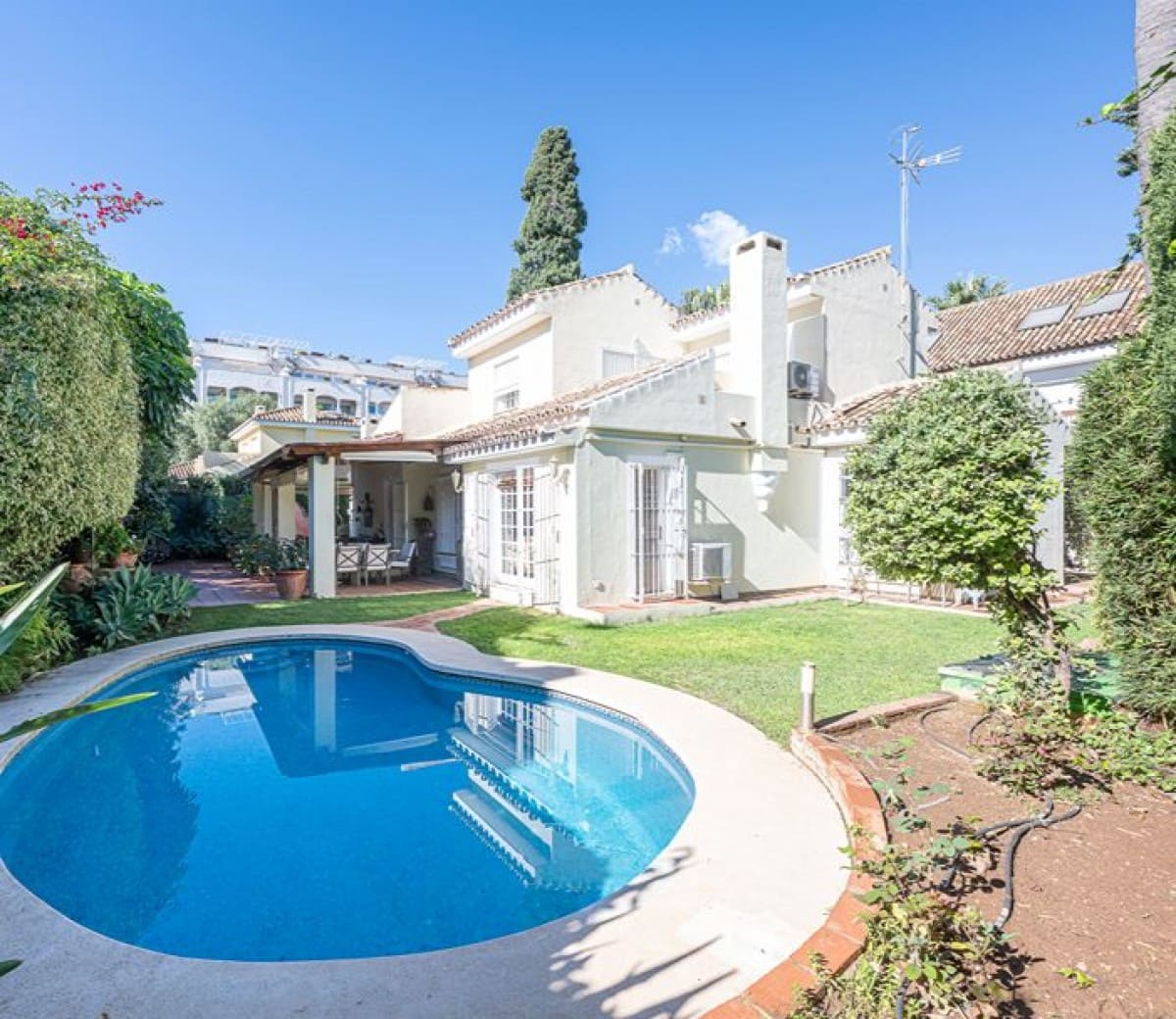 3 soverom Villa til salgs i Golden Mile med svømmebasseng garasje - € 2 700 000 (Ref: 9425922)