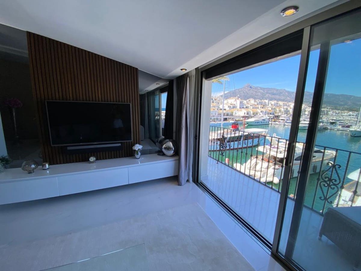 2 makuuhuone Kattohuoneisto myytävänä paikassa Puerto Banus mukana uima-altaan - 1 450 000 € (Ref: 9425924)