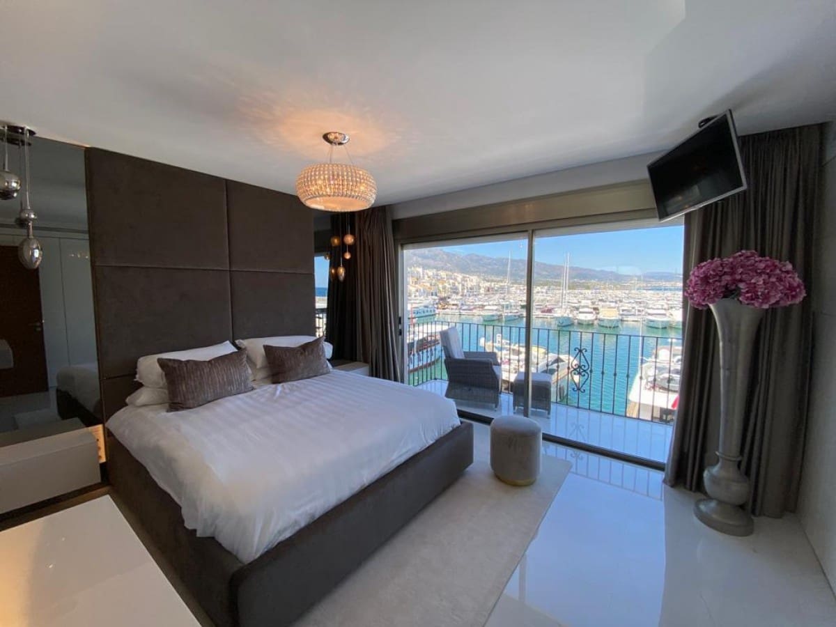 2 makuuhuone Kattohuoneisto myytävänä paikassa Puerto Banus mukana uima-altaan - 1 450 000 € (Ref: 9425924)