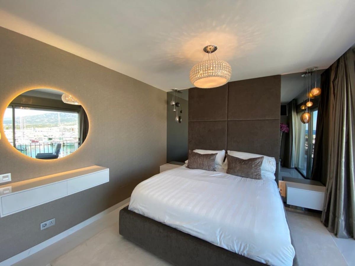 2 makuuhuone Kattohuoneisto myytävänä paikassa Puerto Banus mukana uima-altaan - 1 450 000 € (Ref: 9425924)