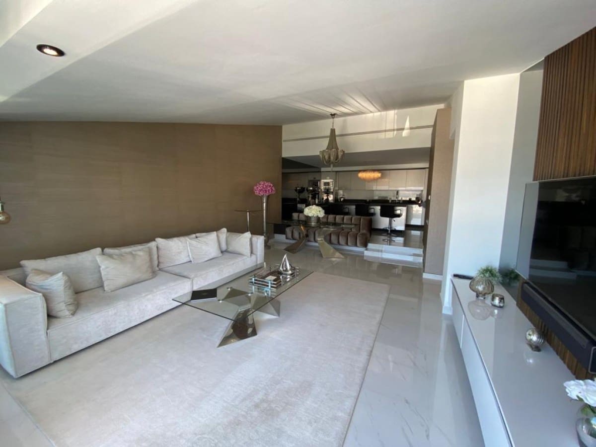 2 makuuhuone Kattohuoneisto myytävänä paikassa Puerto Banus mukana uima-altaan - 1 450 000 € (Ref: 9425924)