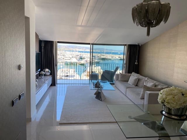 2 makuuhuone Kattohuoneisto myytävänä paikassa Puerto Banus, Marbella mukana uima-altaan - 1 450 000 € (Ref: 9425924)