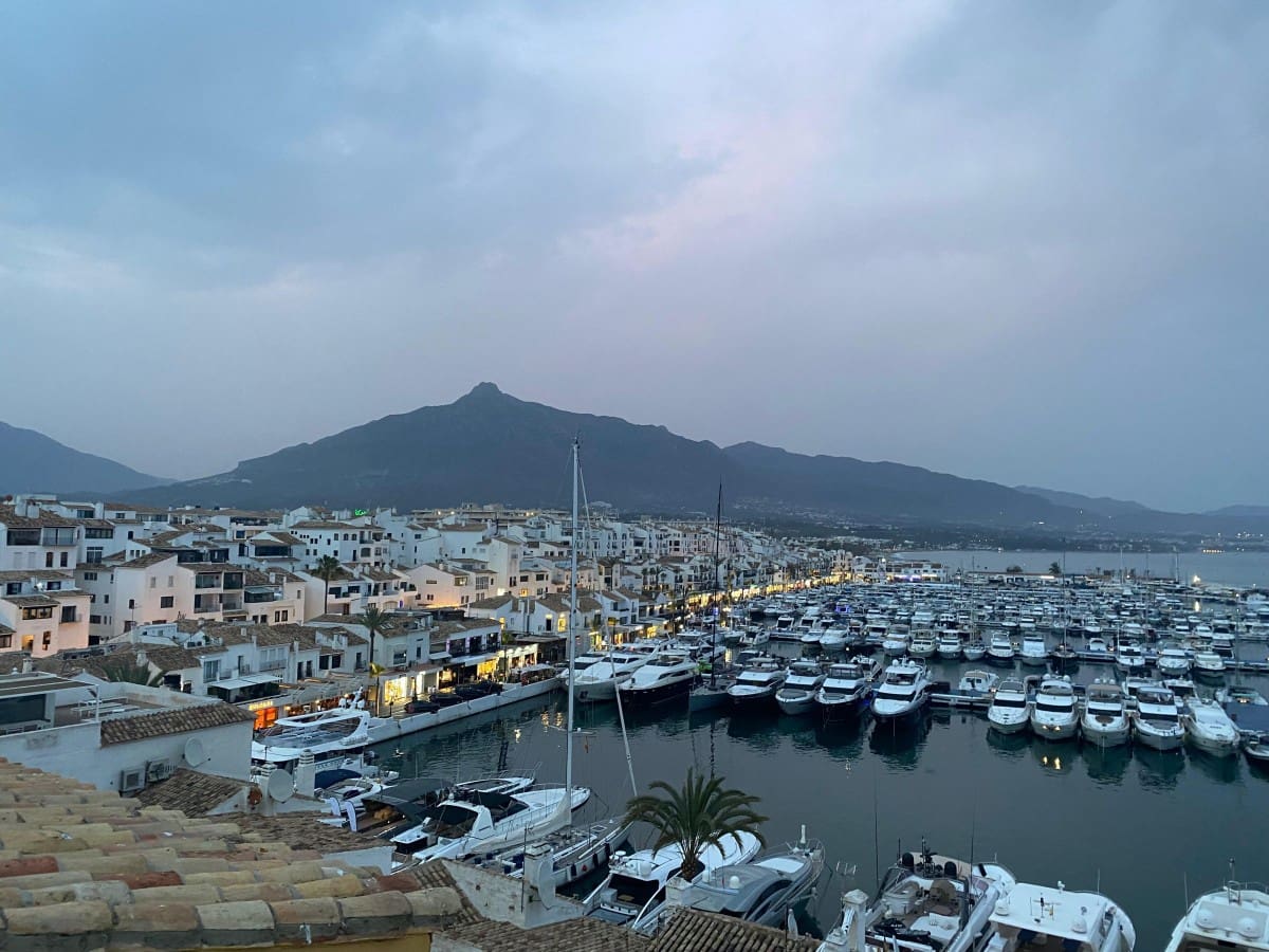 2 makuuhuone Kattohuoneisto myytävänä paikassa Puerto Banus mukana uima-altaan - 1 450 000 € (Ref: 9425924)