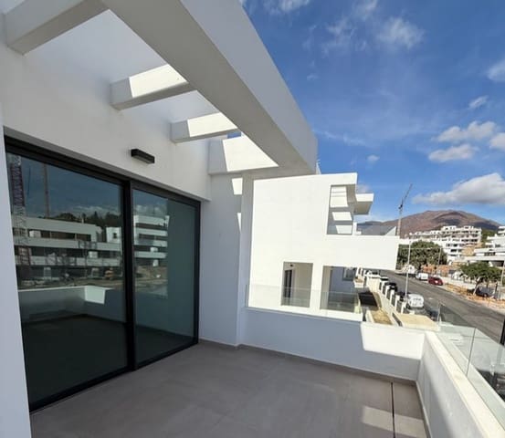3 soveværelse Penthouse til salg i Estepona med swimmingpool garage - € 1.175.000 (Ref: 9425925)