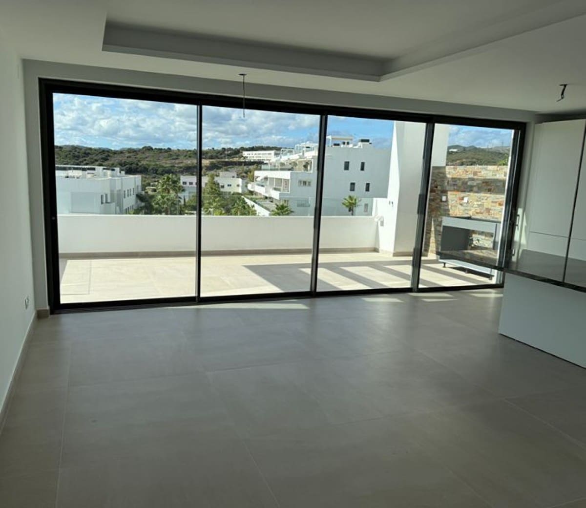 3 quarto Penthouse para venda em Estepona com piscina garagem - 1 175 000 € (Ref: 9425925)