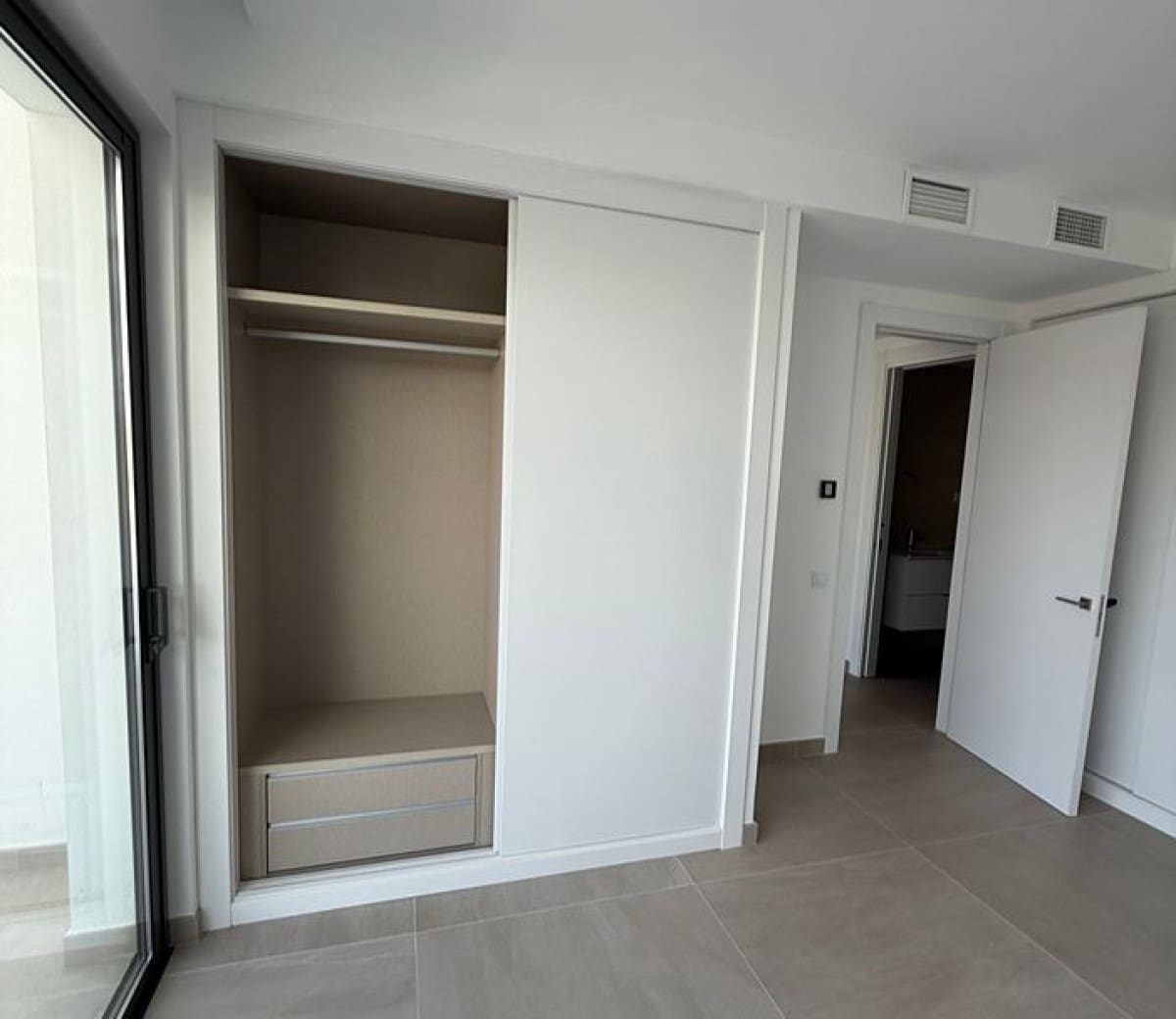 3 quarto Penthouse para venda em Estepona com piscina garagem - 1 175 000 € (Ref: 9425925)