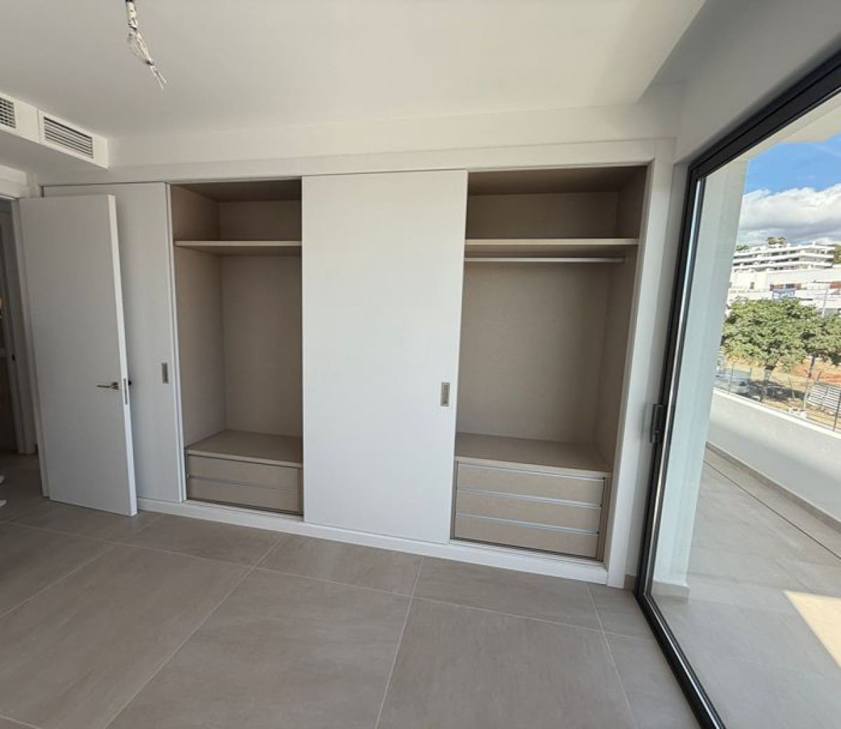 3 quarto Penthouse para venda em Estepona com piscina garagem - 1 175 000 € (Ref: 9425925)