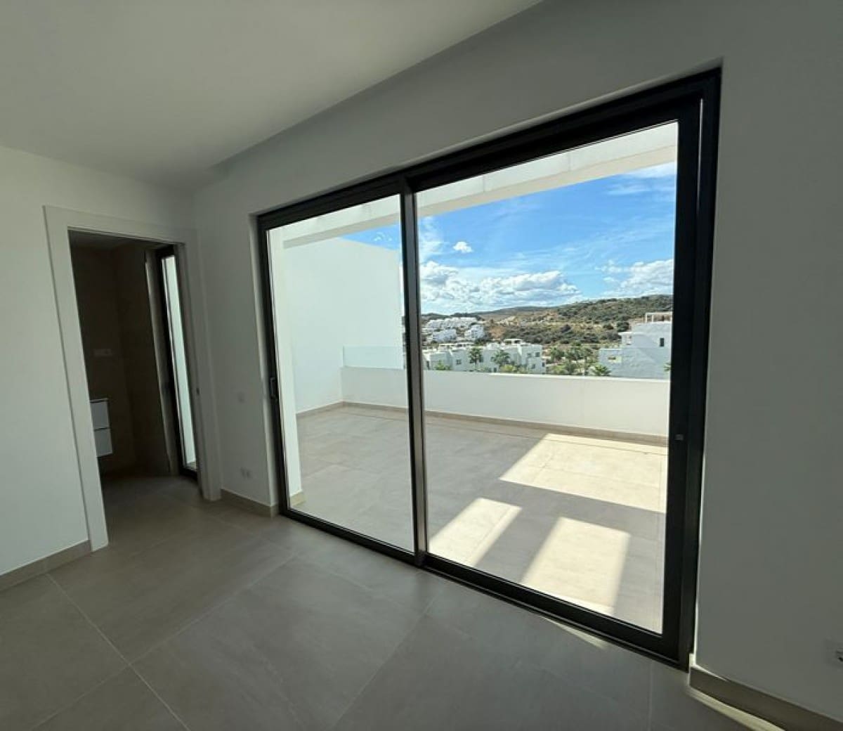 3 quarto Penthouse para venda em Estepona com piscina garagem - 1 175 000 € (Ref: 9425925)