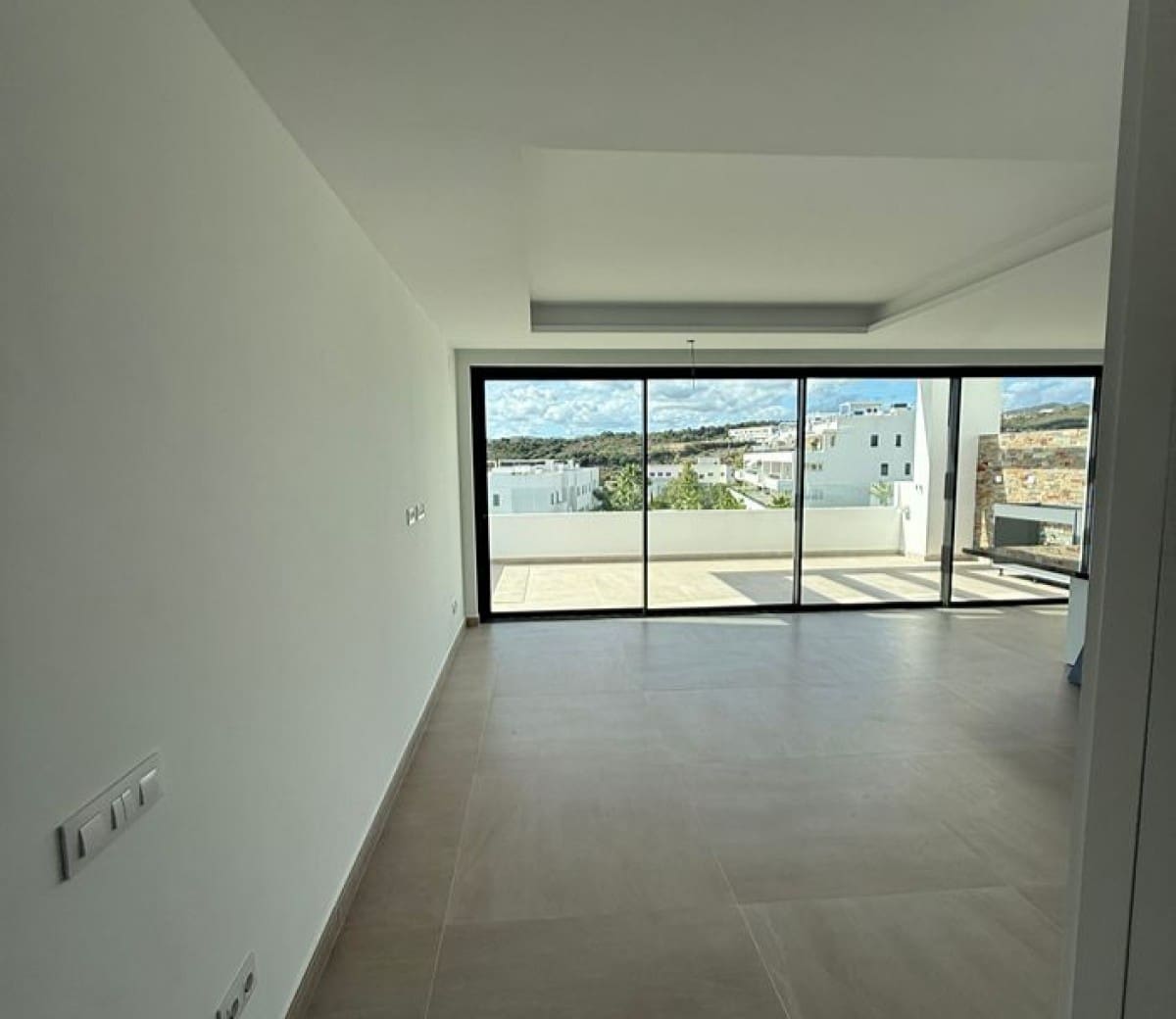 3 quarto Penthouse para venda em Estepona com piscina garagem - 1 175 000 € (Ref: 9425925)