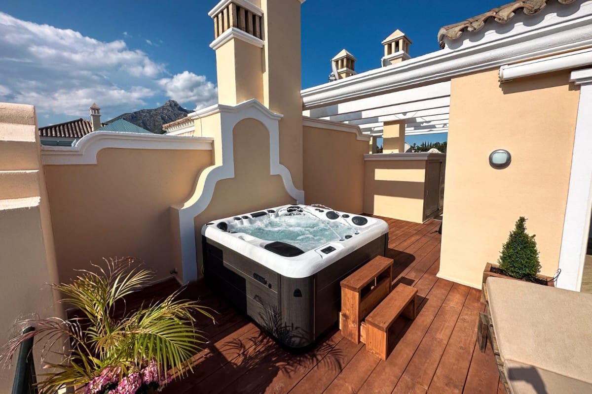 3 bedroom Penthouse for sale in Golden Mile with pool garage - € 2,195,000 (Ref: 9425929)