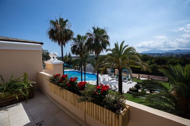 3 soveværelse Penthouse til salg i Golden Mile, Marbella med swimmingpool garage - € 2.195.000 (Ref: 9425929)