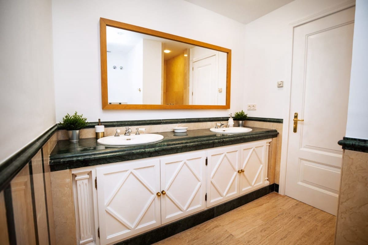 3 bedroom Penthouse for sale in Golden Mile with pool garage - € 2,195,000 (Ref: 9425929)