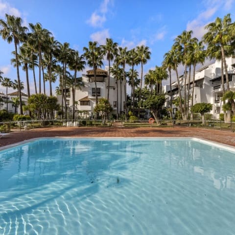 3 makuuhuone Huoneisto myytävänä paikassa Golden Mile, Marbella mukana uima-altaan 
autotalli - 3 795 000 € (Ref: 9425932)