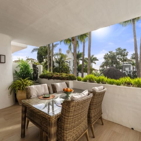 3 makuuhuone Huoneisto myytävänä paikassa Golden Mile, Marbella mukana uima-altaan 
autotalli - 3 795 000 € (Ref: 9425932)