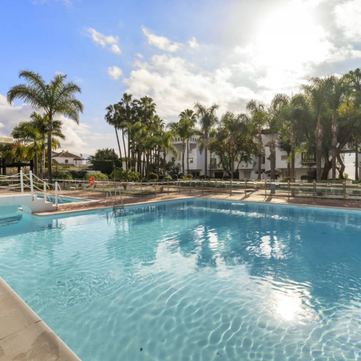 3 makuuhuone Huoneisto myytävänä paikassa Golden Mile mukana uima-altaan 
autotalli - 3 795 000 € (Ref: 9425932)