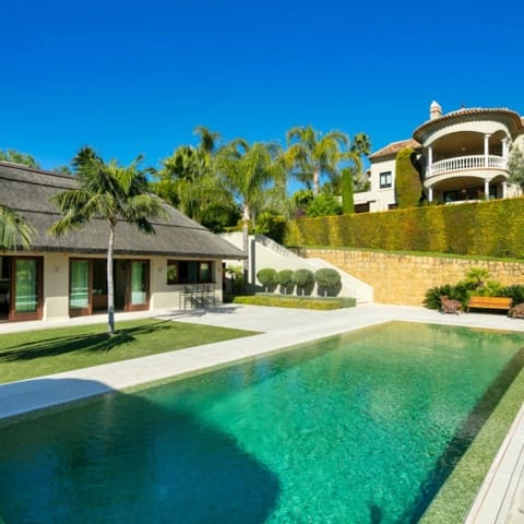 5 makuuhuone Huvila myytävänä paikassa Marbella mukana uima-altaan 
autotalli - 13 750 000 € (Ref: 9425935)