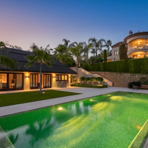 5 makuuhuone Huvila myytävänä paikassa Marbella mukana uima-altaan 
autotalli - 13 750 000 € (Ref: 9425935)