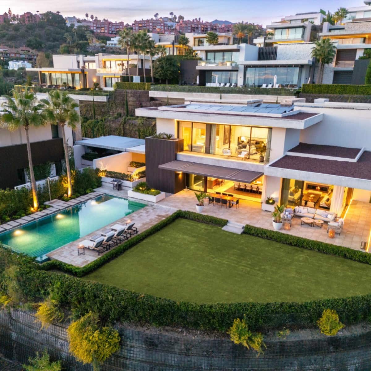 6 bedroom Villa for sale in La Heredia with pool garage - € 8,295,000 (Ref: 9425936)