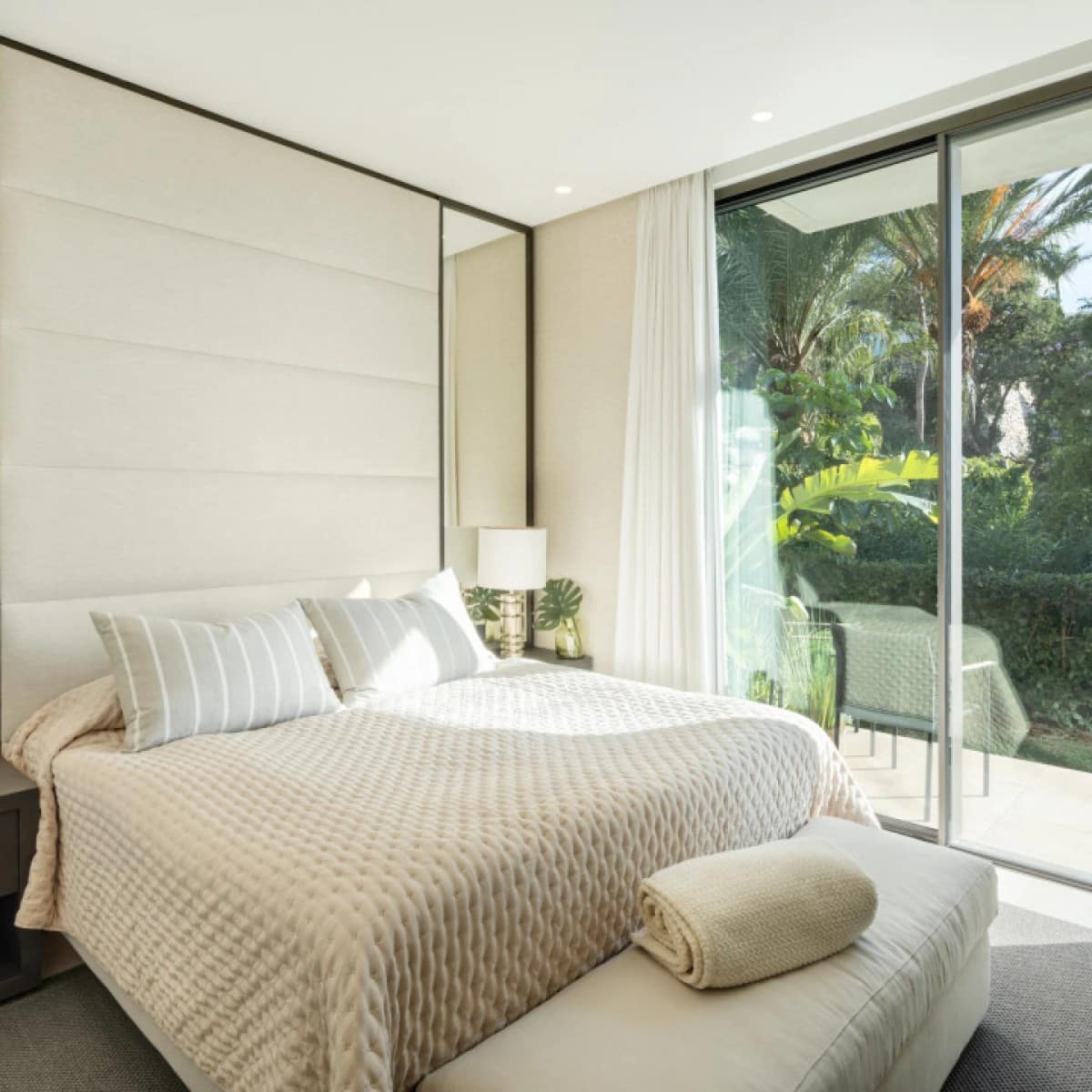 6 bedroom Villa for sale in La Heredia with pool garage - € 8,295,000 (Ref: 9425936)