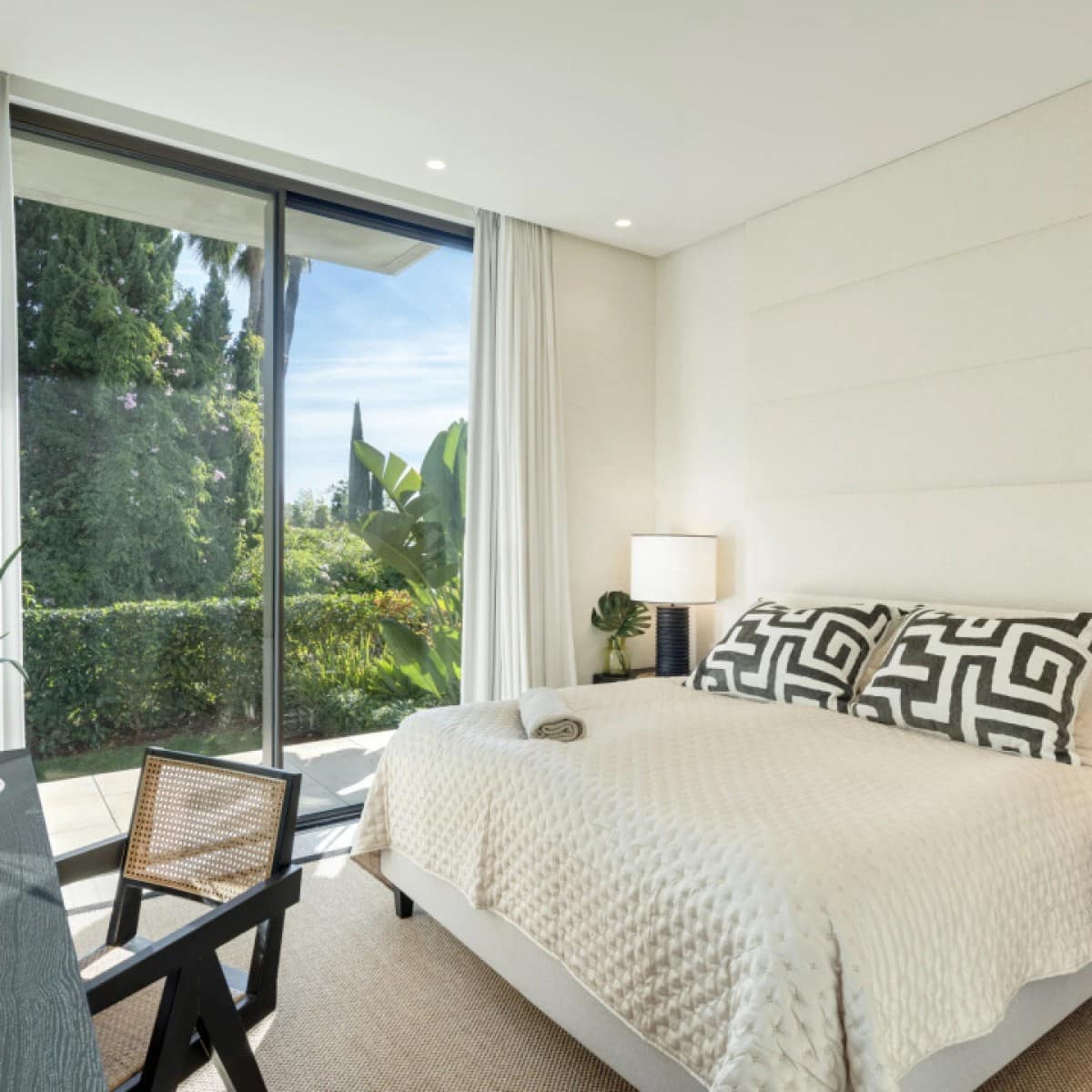 6 bedroom Villa for sale in La Heredia with pool garage - € 8,295,000 (Ref: 9425936)