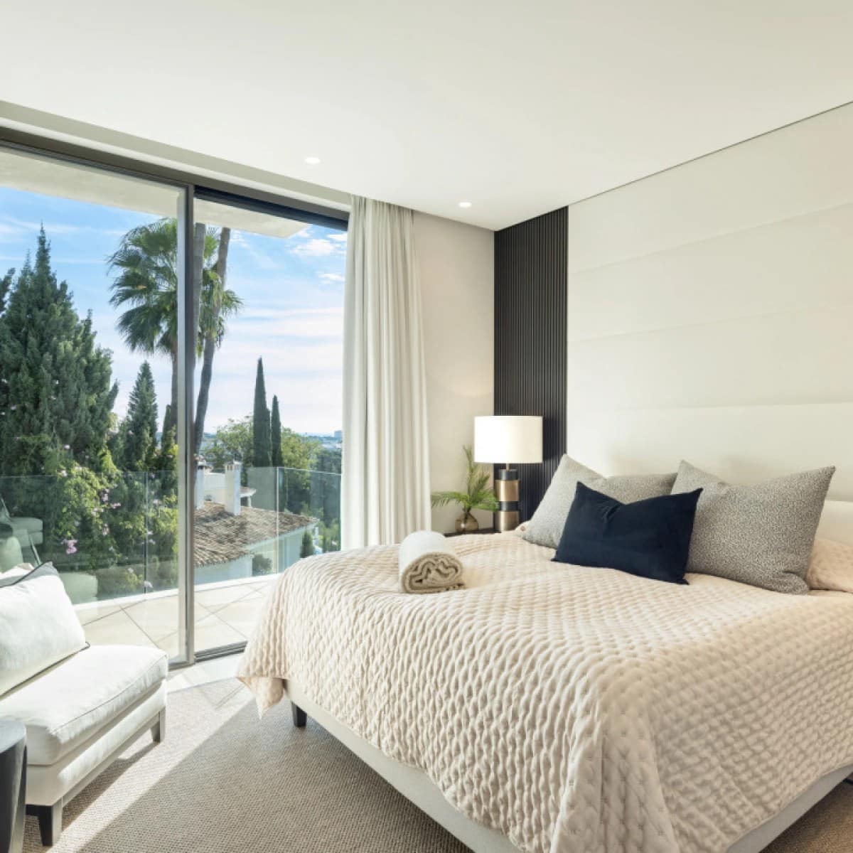 6 bedroom Villa for sale in La Heredia with pool garage - € 8,295,000 (Ref: 9425936)