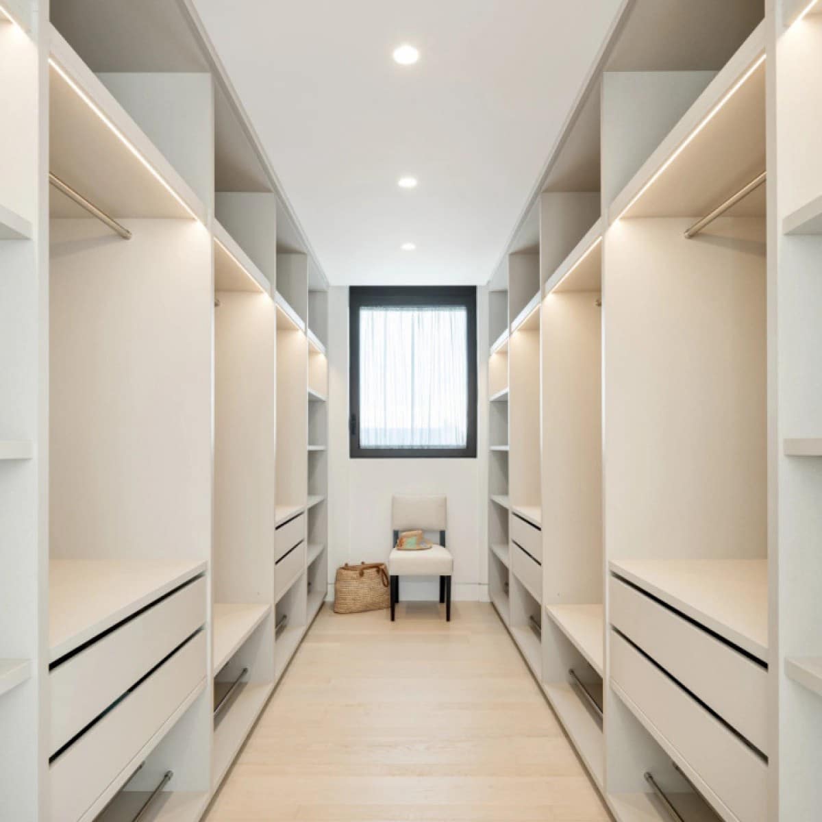 6 bedroom Villa for sale in La Heredia with pool garage - € 8,295,000 (Ref: 9425936)