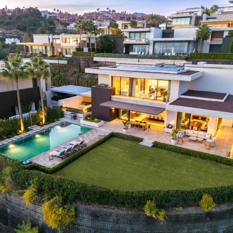 6 soveværelse Villa til salg i La Heredia, Benahavís med swimmingpool garage - € 8.295.000 (Ref: 9425936)