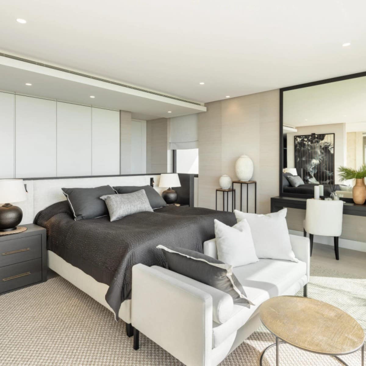 6 bedroom Villa for sale in La Heredia with pool garage - € 8,295,000 (Ref: 9425936)