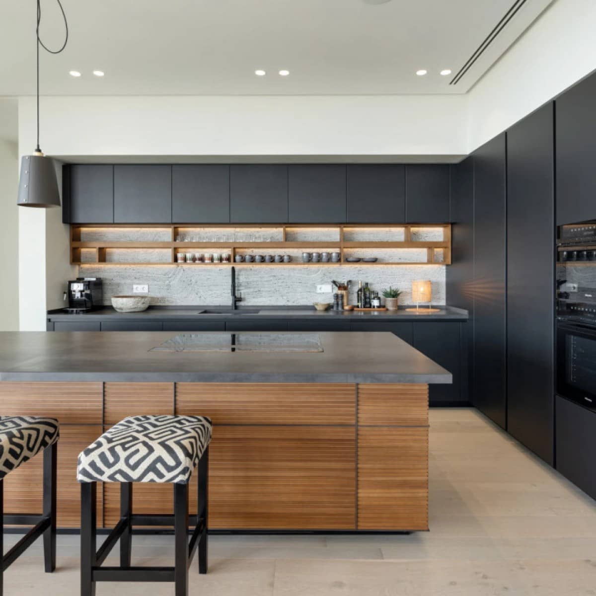 6 bedroom Villa for sale in La Heredia with pool garage - € 8,295,000 (Ref: 9425936)